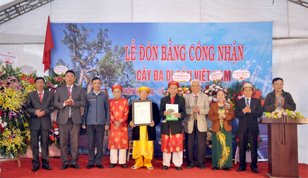 Làng[-]nghề[-]ven[-]đô[-]Hà[-]Nội[-]tưng[-]bừng[-]tổ[-]chức[-]Lễ[-]vinh[-]danh[-]Cây[-]Di[-]sản[-]Việt[-]Nam